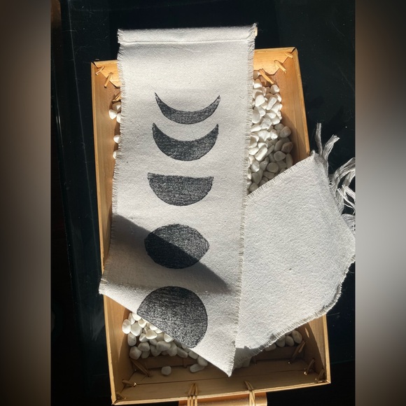 Moon Phases Tapestry - Picture 9 of 11